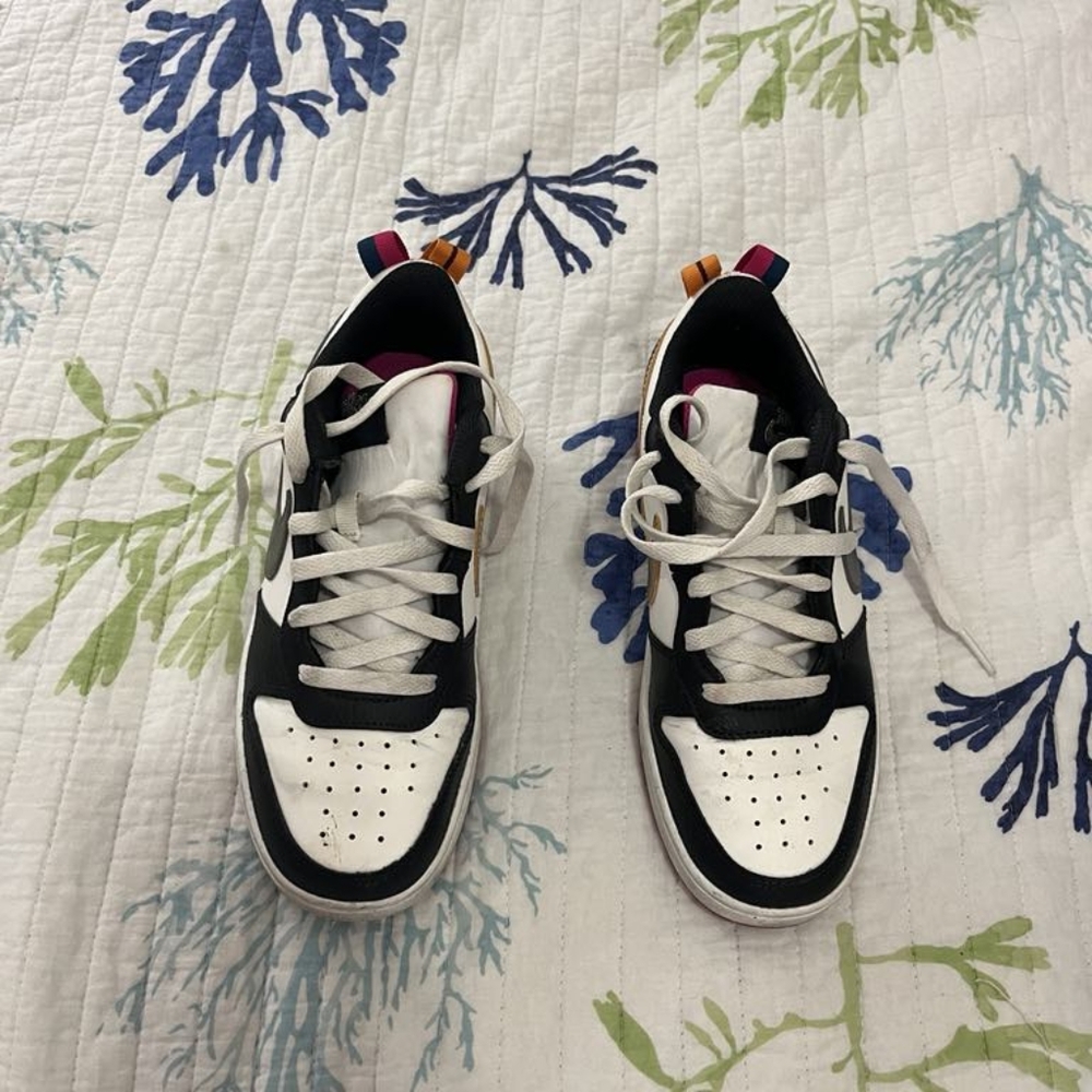 Nike dunks, pink bottom